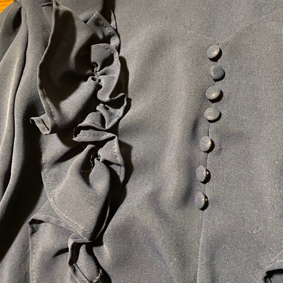 SOLD ‼️ Very Cute Flare Shirt - Picture 2 of 3